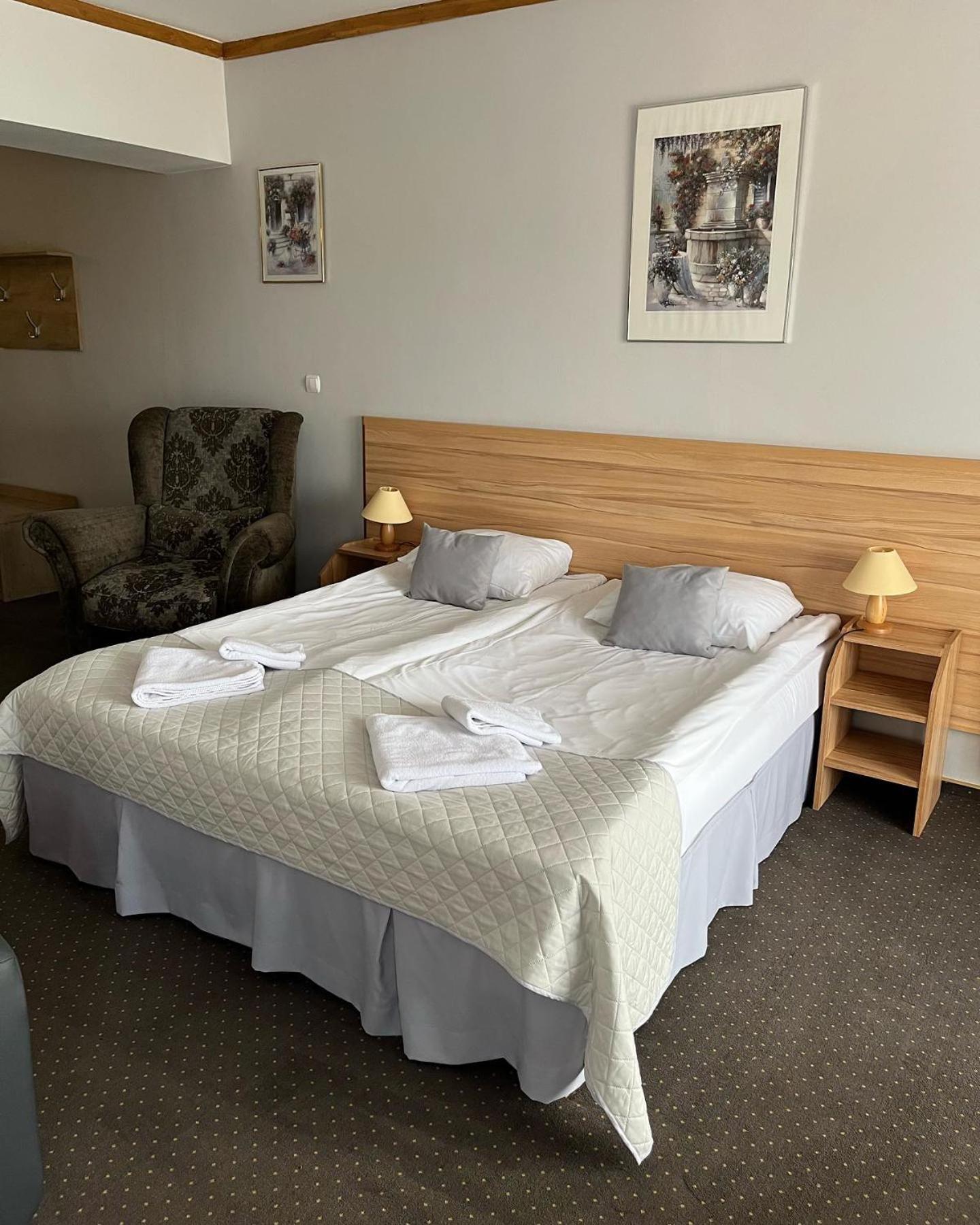 Eva Hotel Mrągowo Kültér fotó