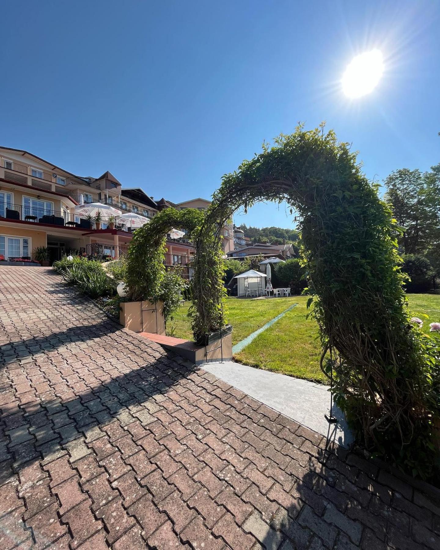 Eva Hotel Mrągowo Kültér fotó