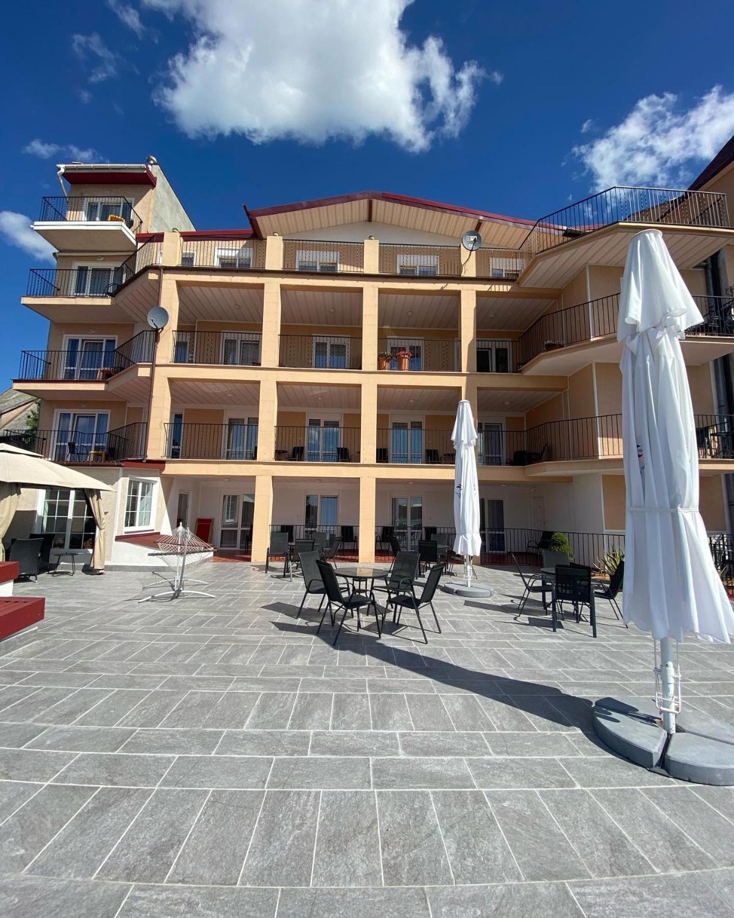 Eva Hotel Mrągowo Kültér fotó