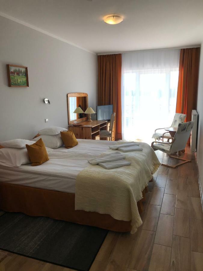 Eva Hotel Mrągowo Kültér fotó